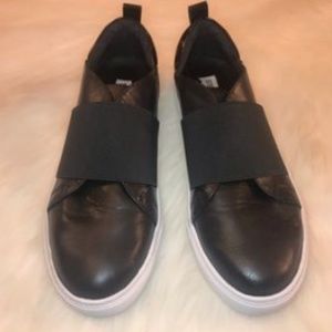 Steve Madden Edison Sneaker